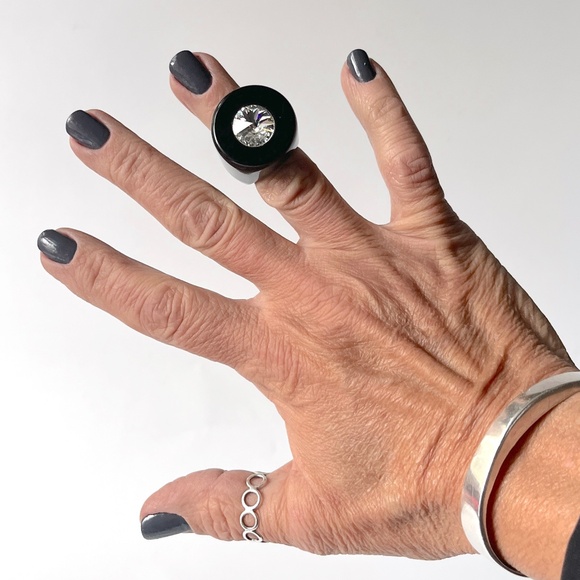Vintage Size 5.75 Lucite Ring Chunky Flat Top Dome Black w Rhinestone Statement - Picture 9 of 14